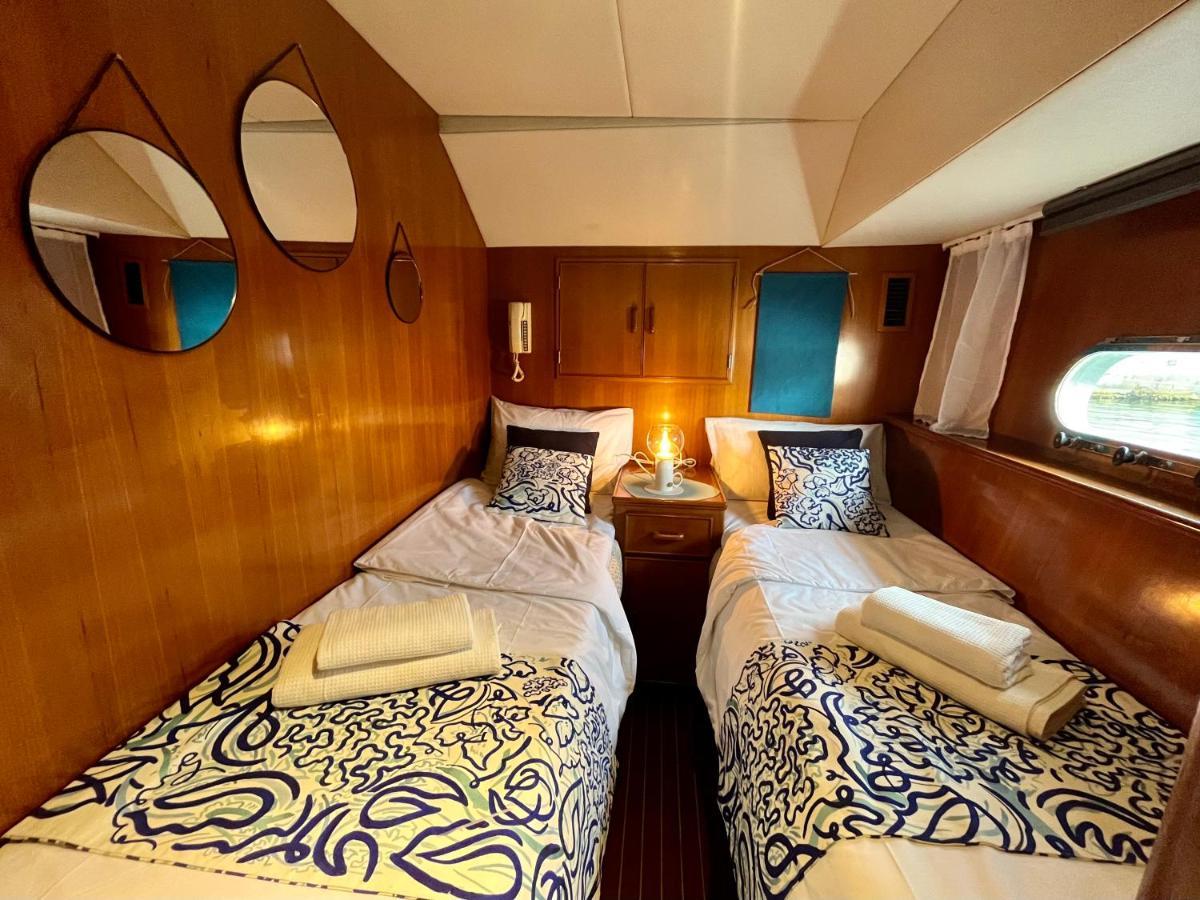 Navi Yacht A Sete, 2 A 8 Couchages, Privatif Hotel Buitenkant foto