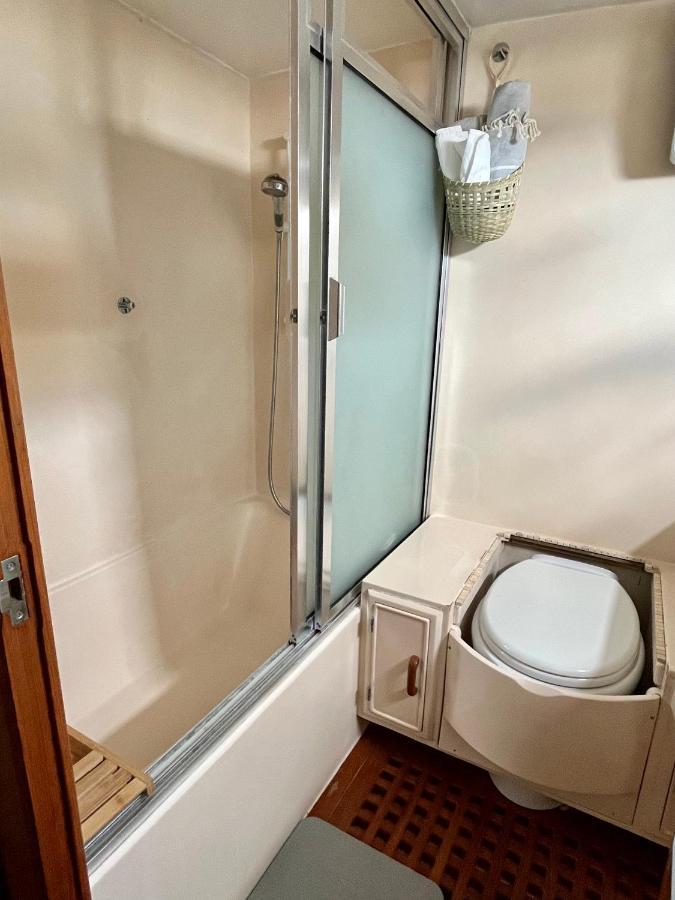 Navi Yacht A Sete, 2 A 8 Couchages, Privatif Hotel Buitenkant foto