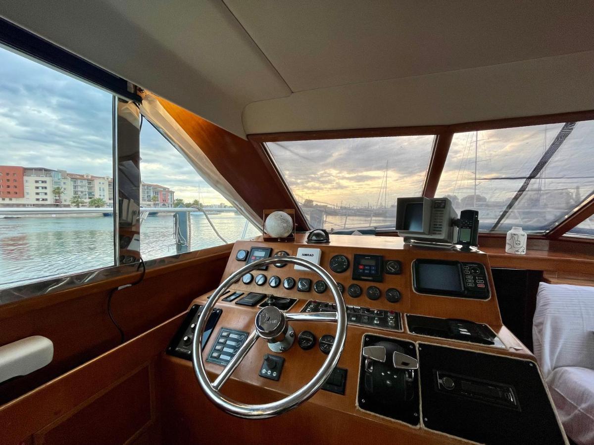 Navi Yacht A Sete, 2 A 8 Couchages, Privatif Hotel Buitenkant foto